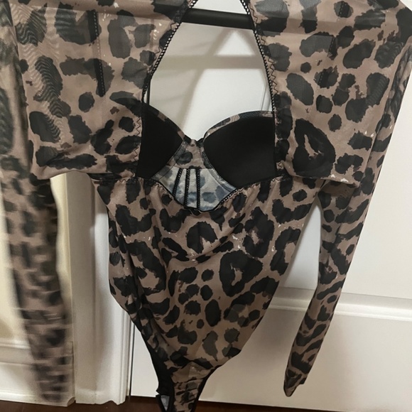 animal print bodysuit - Picture 2 of 2